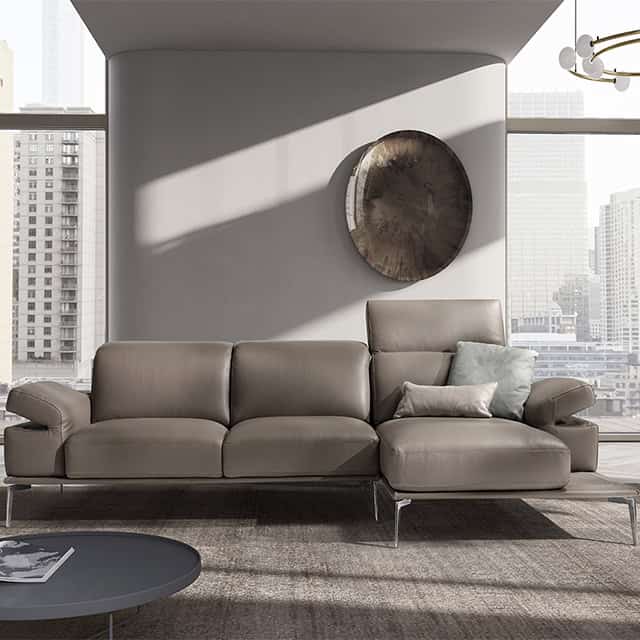 Oblige Italian Sofa - Gallery Image 23