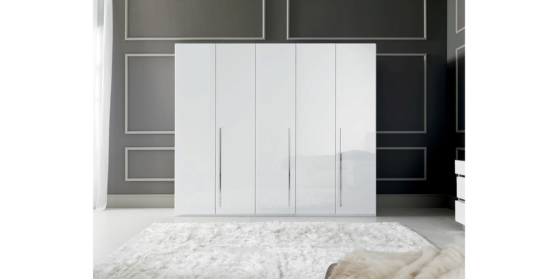 Dream night table detail - Italian bedroom furniture