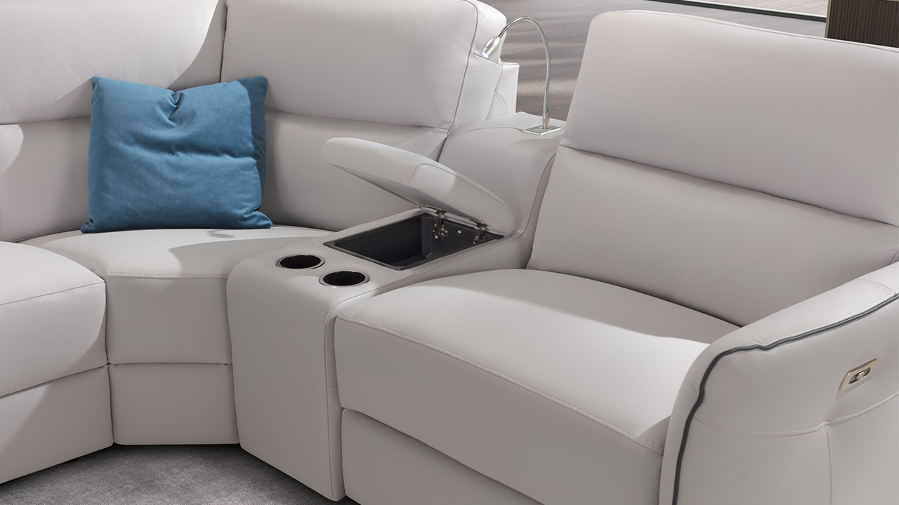 Appeal Italian Sofa - Gallery Image 1