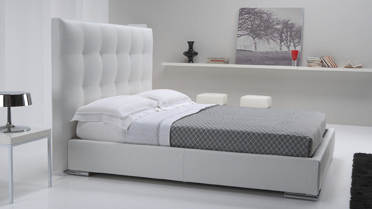 Aramis Italian Bed - Gallery Image 3