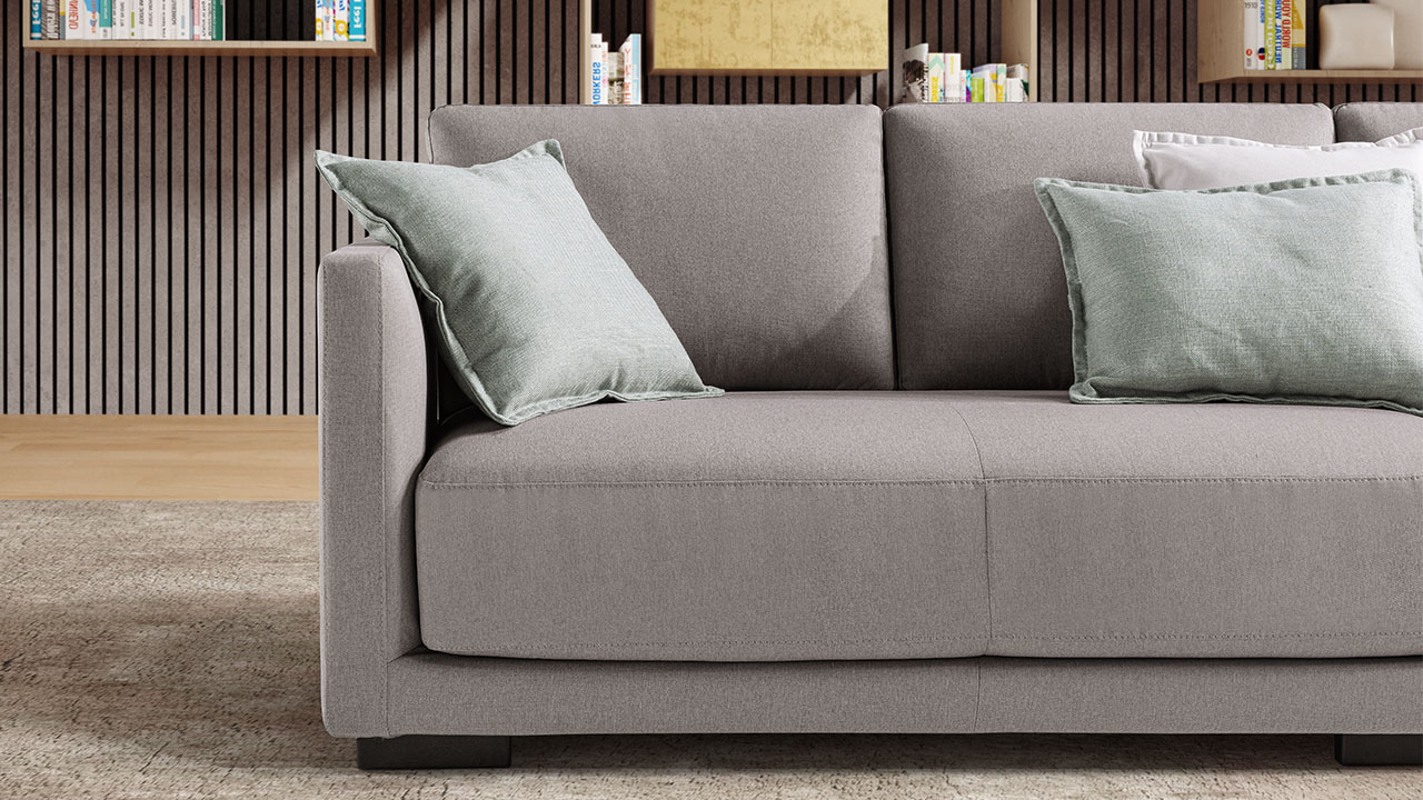 Eddie Italian Sofa - Gallery Image 11
