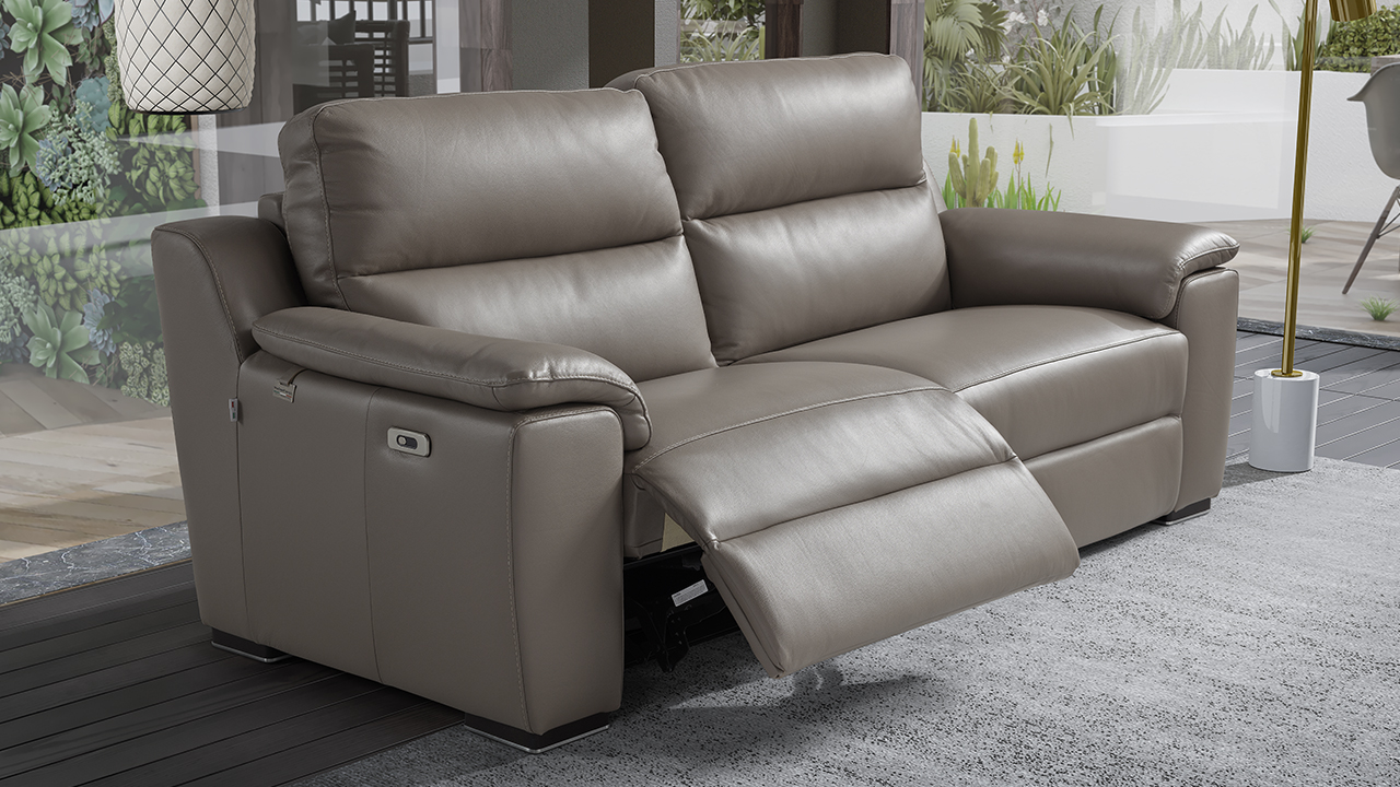Garbo Italian Sofa - Gallery Image 1