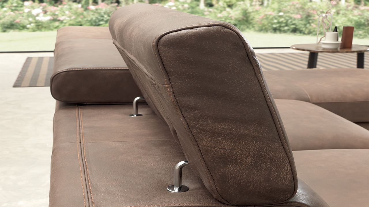 Invictus Italian Sofa - Gallery Image 2
