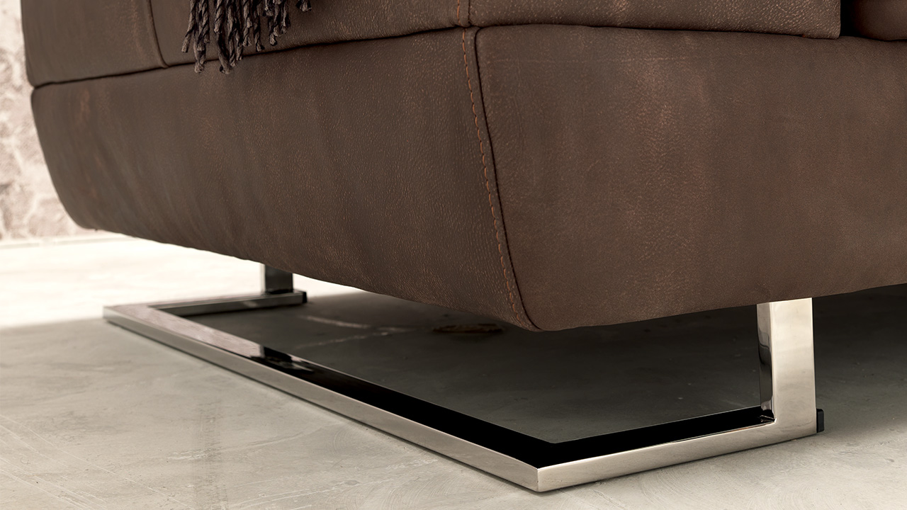 Invictus Italian Sofa - Gallery Image 1