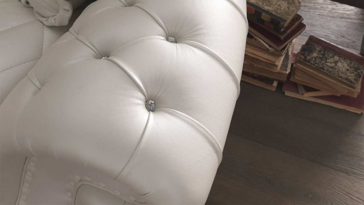 Kiara Italian Sofa - Gallery Image 6
