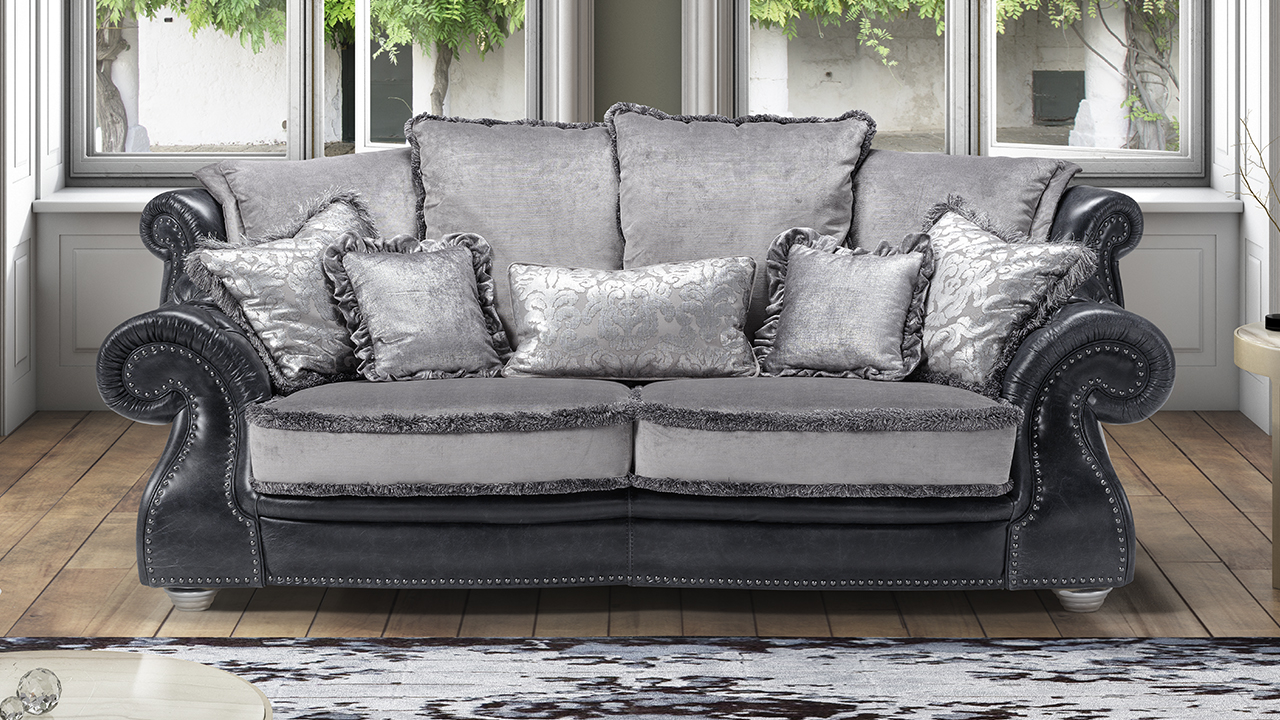 Kiara Italian Sofa - Gallery Image 2