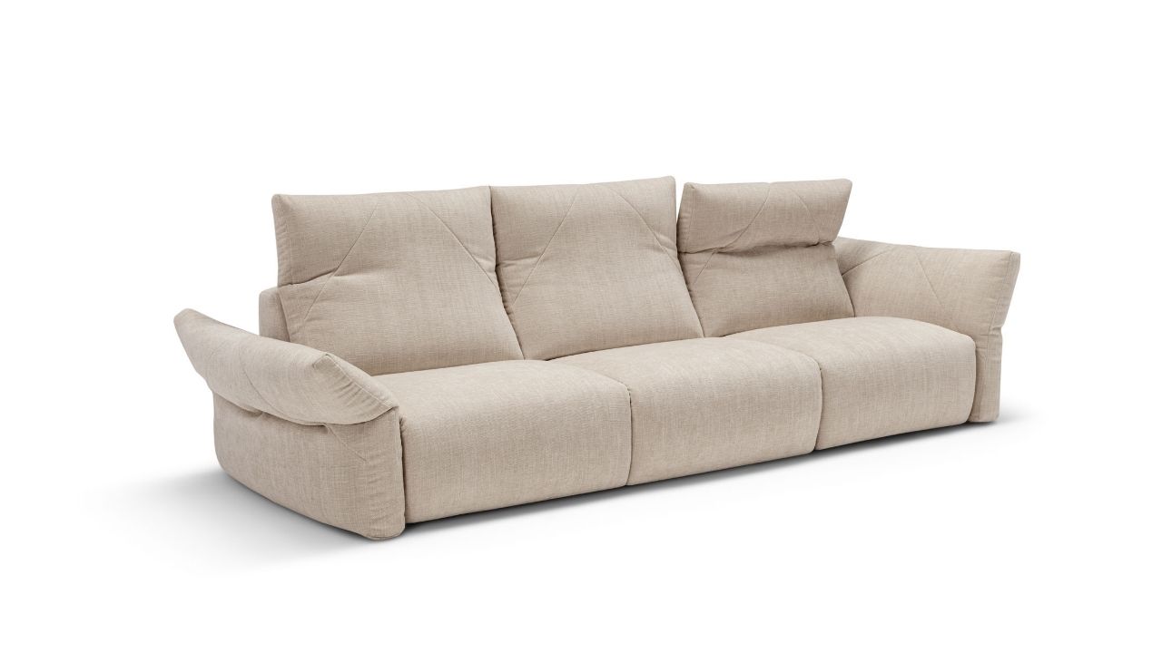 Nadal Italian Sofa - Gallery Image 15