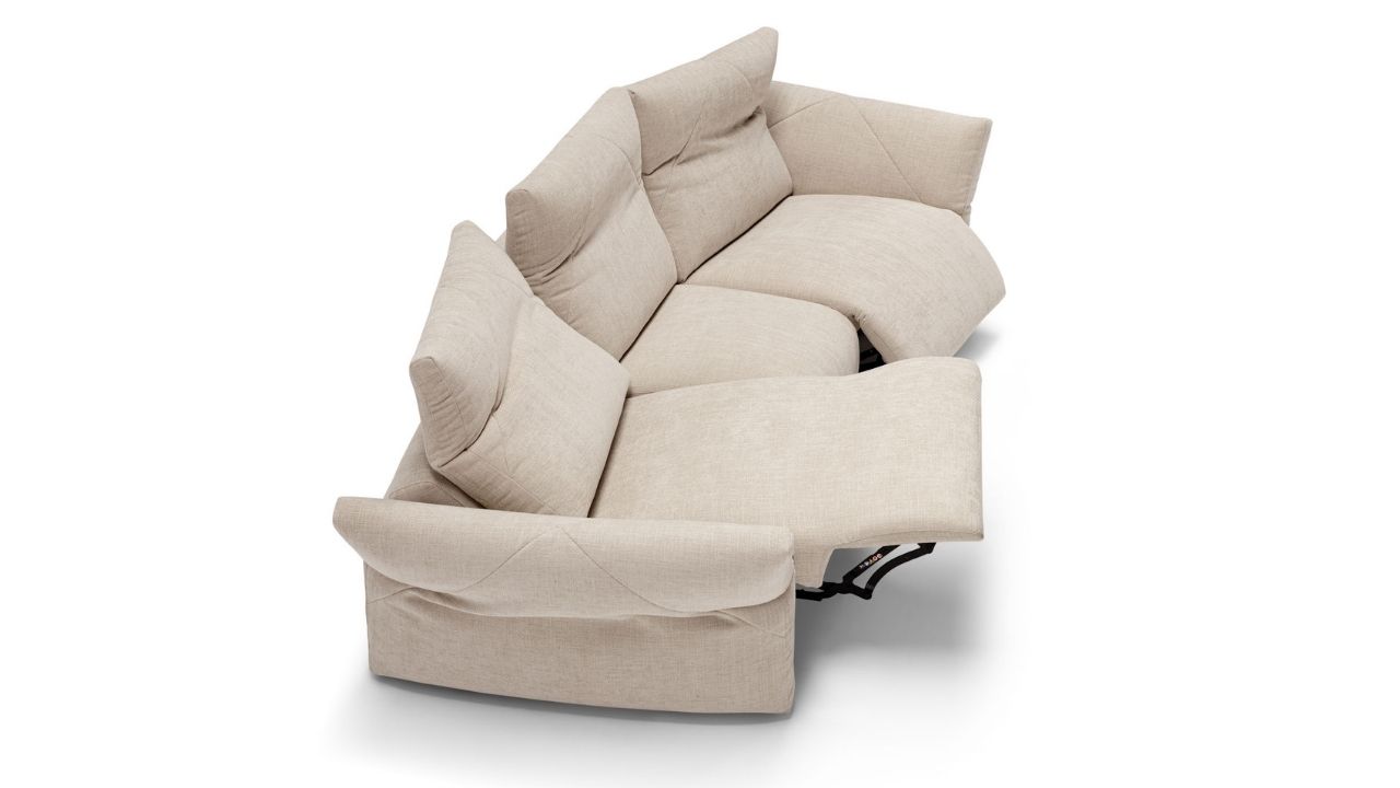 Nadal Italian Sofa - Gallery Image 13