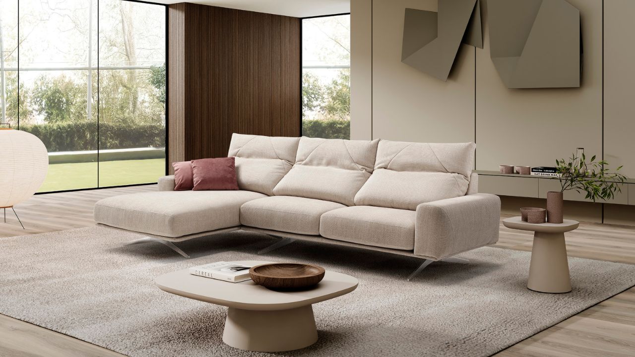Senna Italian Sofa - Gallery Image 9
