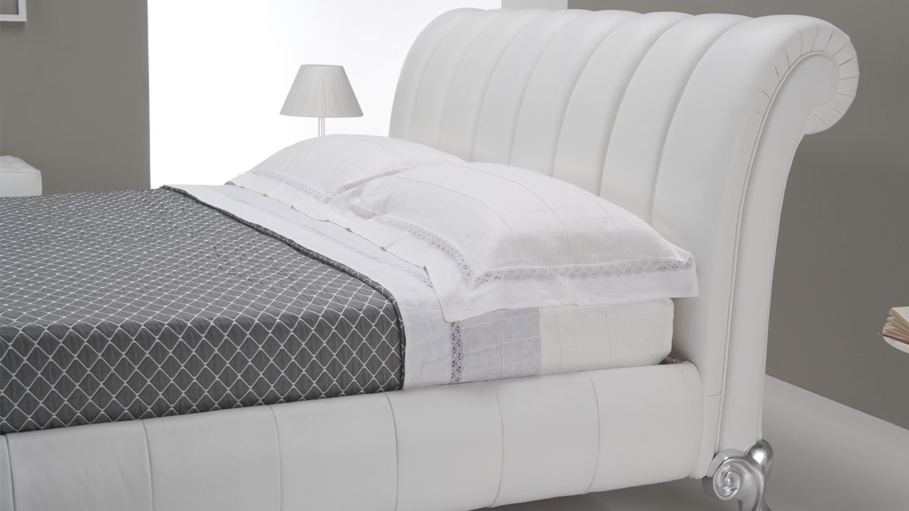 Venus Italian Bed - Gallery Image 3