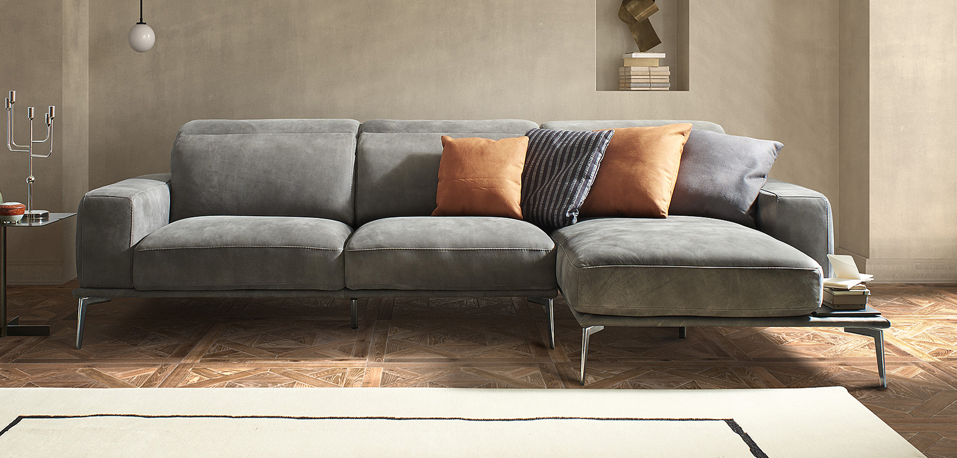 Villeneuve Italian Sofa - Gallery Image 21