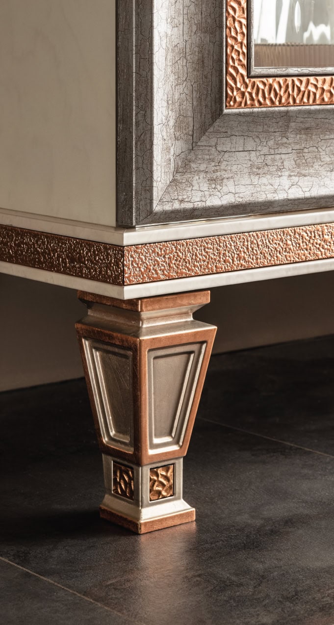 Dolce Vita Italian bedroom cabinet leg and trim, crafted by Arredoclassic.