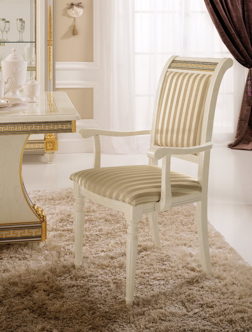 Liberty Italian dining room display cabinet, crafted by Arredoclassic.
