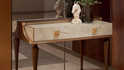 Romantica Italian living room console table, crafted by Arredoclassic.